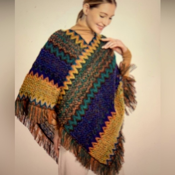 Boho Zigzag Chevron Patterned Poncho - Picture 1 of 7